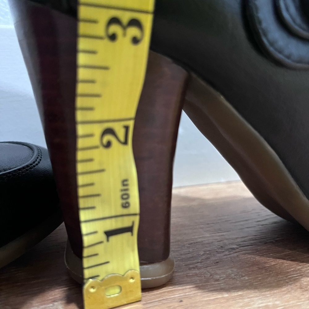 John Fluevog Black Mary Jane Heels with Pink Lining - Picture 3 of 10